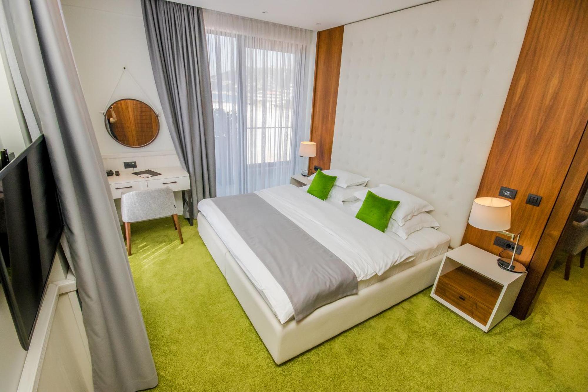 Kalamper & Hotel 4*