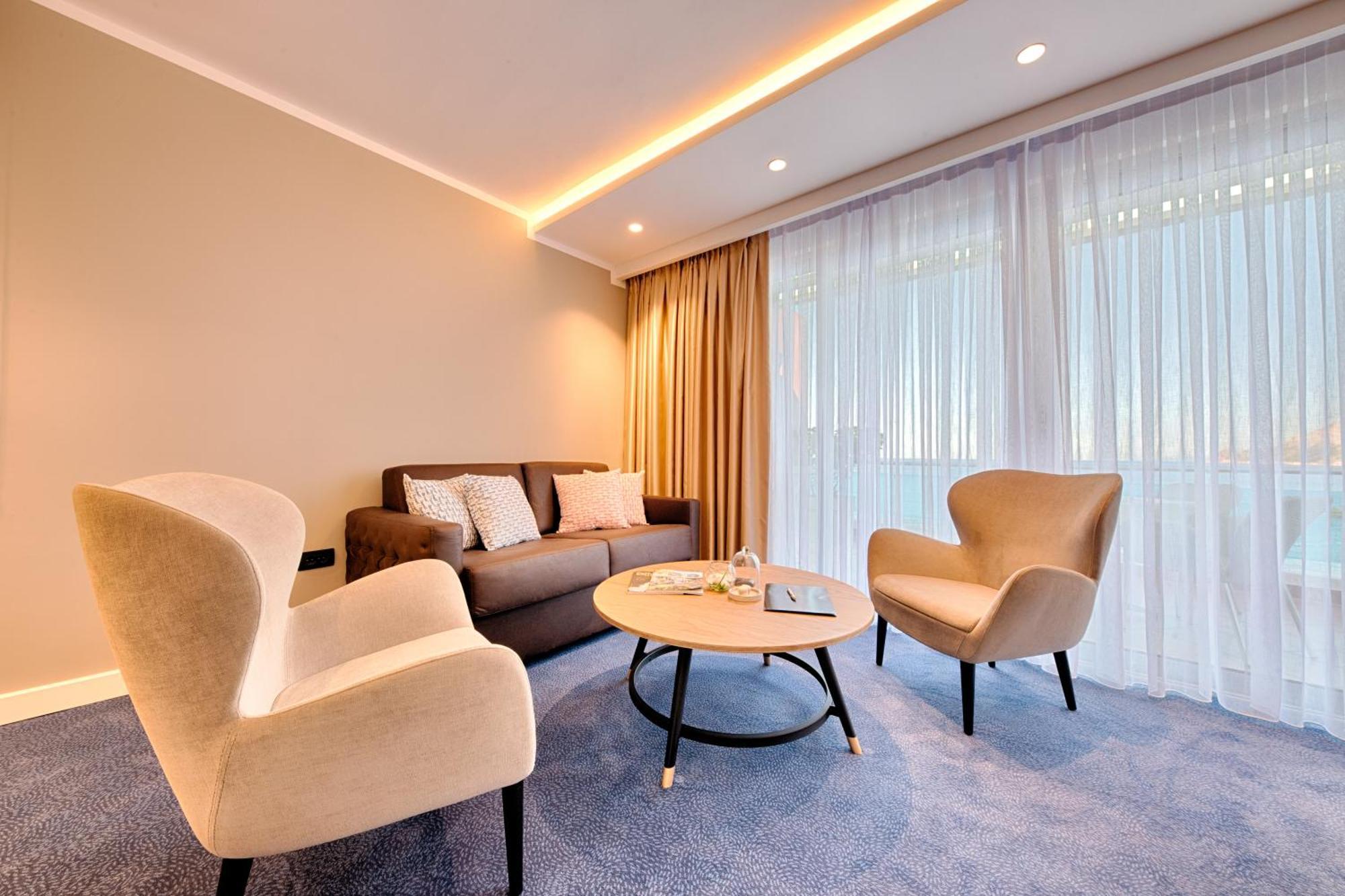 Kalamper & Hotel 4*
